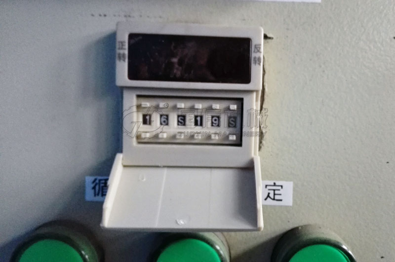 时间继电器